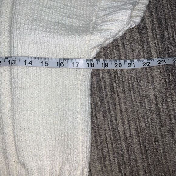 Unbranded Womens Small Hand Knitted Cable Design Sweater White Short‎ Sleeve - Picture 2 of 4